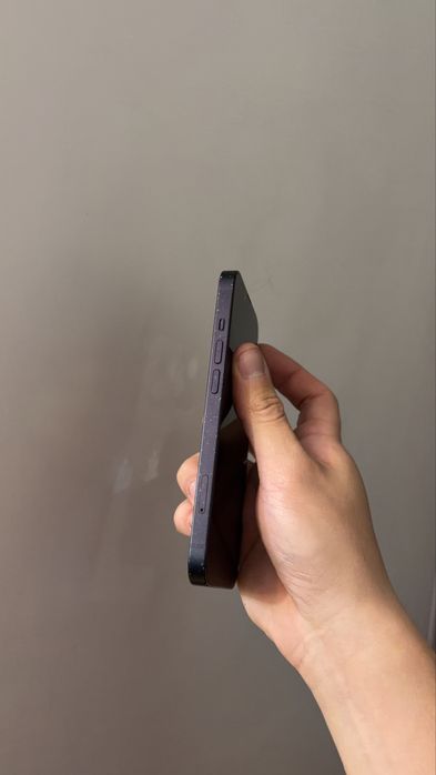 iPhone 14 Black / 256GB