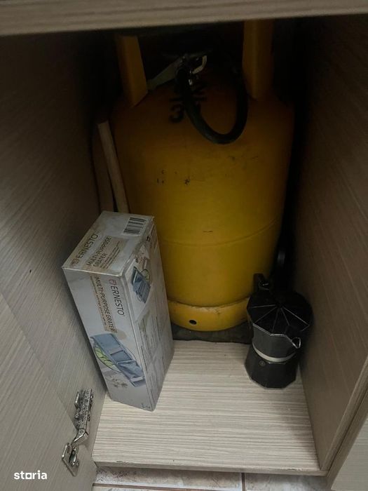 OFERTA DE INCHIRIAT ! Garsoniera zona Viaduct parter pret 1000 lei