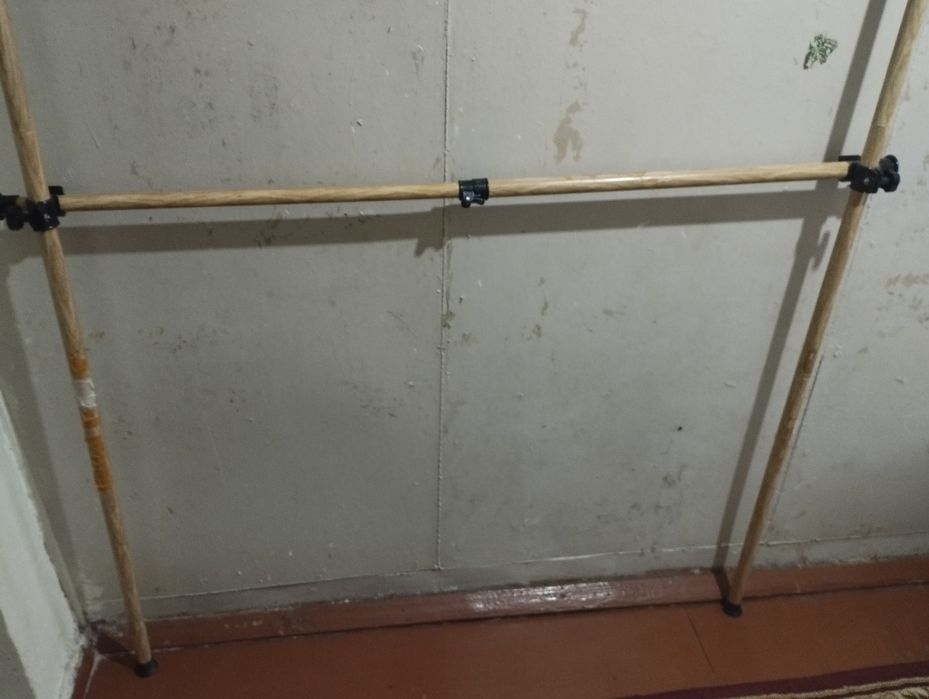 Продаю срочно вешалку