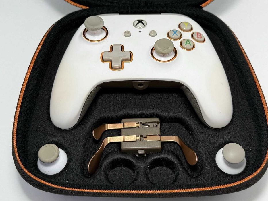 ТОП Геймърски контролер PowerA Fusion Pro за Xbox One, бял