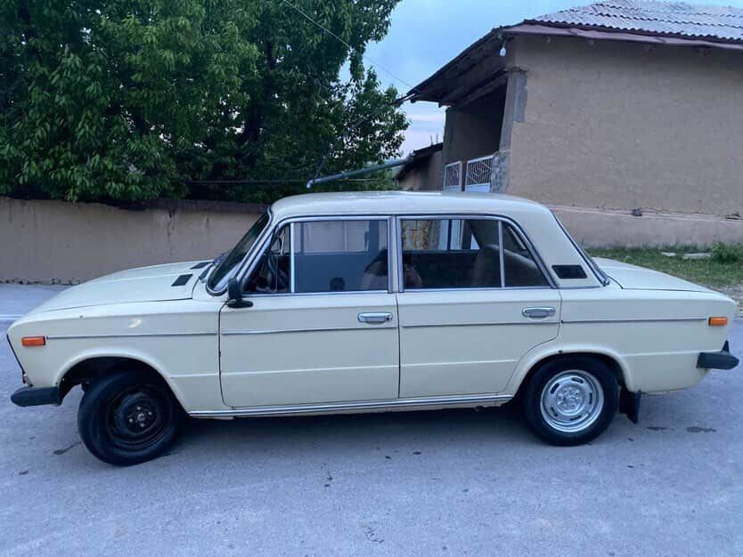 Vaz 2106 sotiladi
