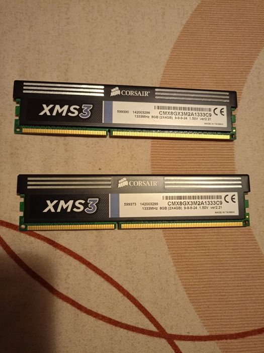 2 Plăcute RAM 4GB DDR3, total 8Gb