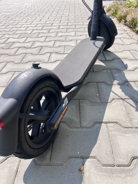 Trotineta Xiaomi Electric Scooter 4 Lite (2nd Gen) – Ca nouă, doar 20 km, cumpărată nouă