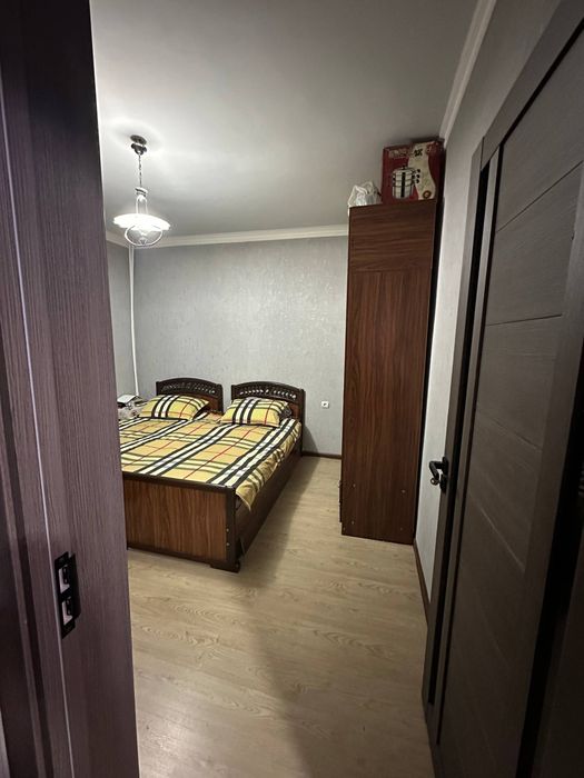 Продается срочно своя кв-а евроремонт 77 серия в Чиланзаре 20 КВ ,2*3