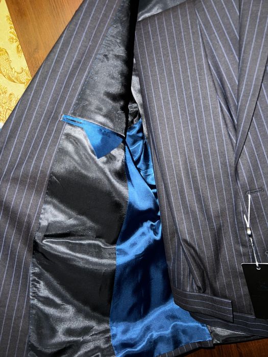 Классический костюм от фирмы Konzzi