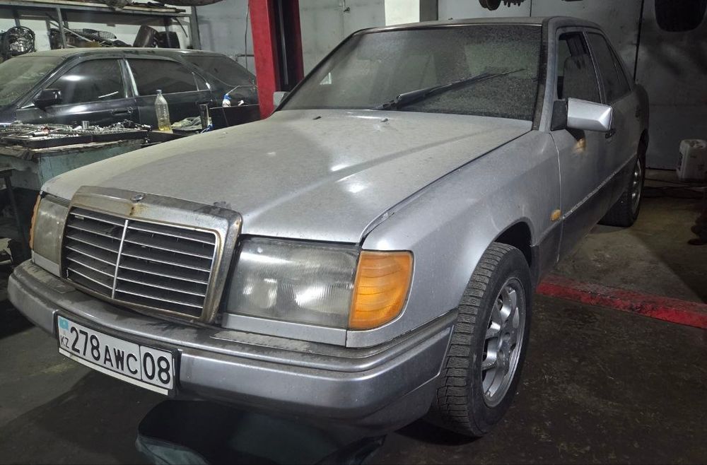 Мерседес W124 2.6