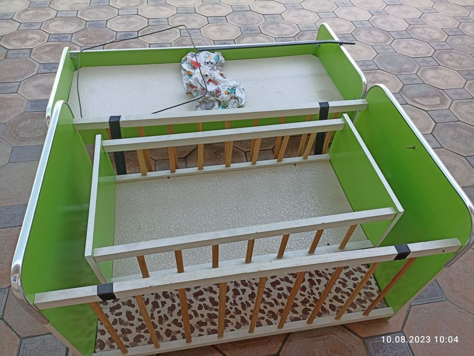 Детский манеж и кровать 3/1 .