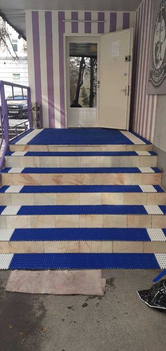 Антискользящее покрытие для лестниц, ступеней