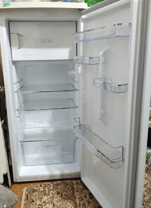 Продаётся 2 холодильника. 2 та холодильник сотилади