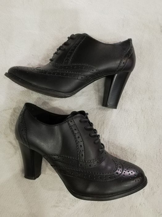 Продам полуботинки женские