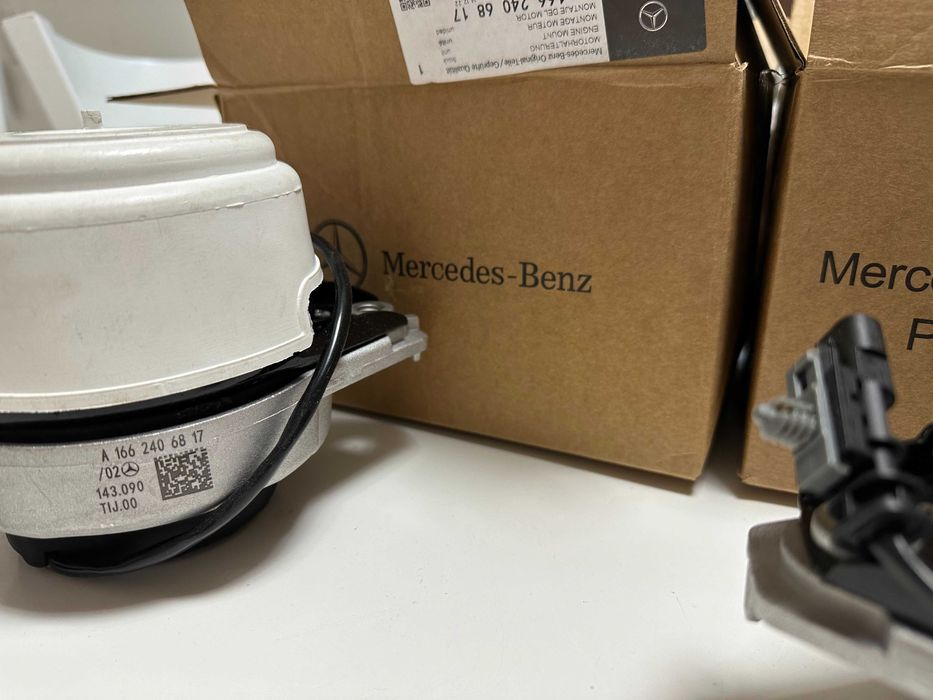 Чисто нови Оригинален тампон мерцедес за двигател W166 ML / GL GLE/GLS