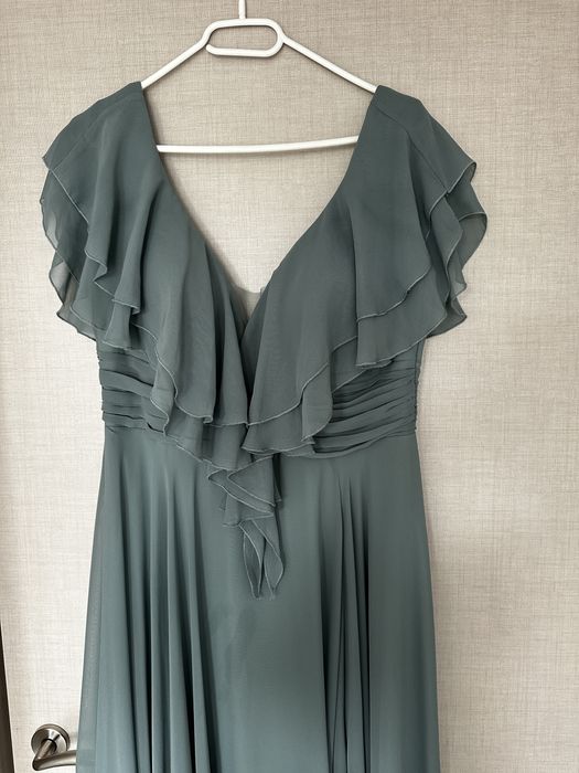 Rochii lungi de eveniment realizate pe comandă