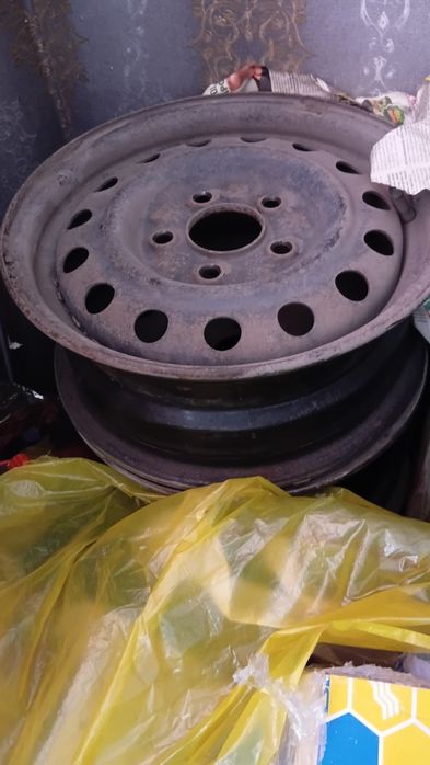 4 диска и 2 шины