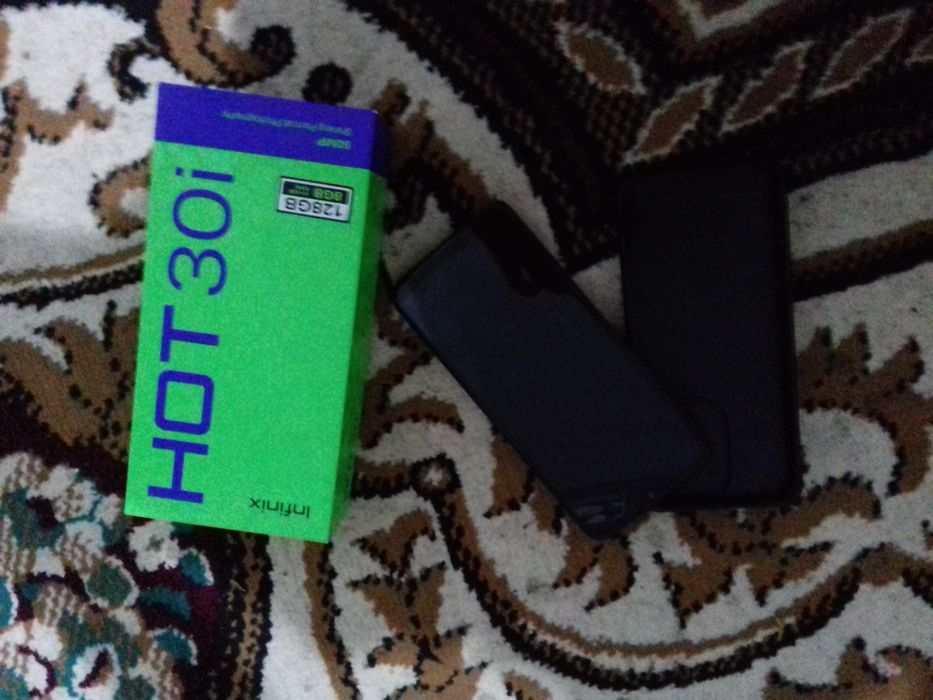 Infinix hot 30i  sotiladi 700ming