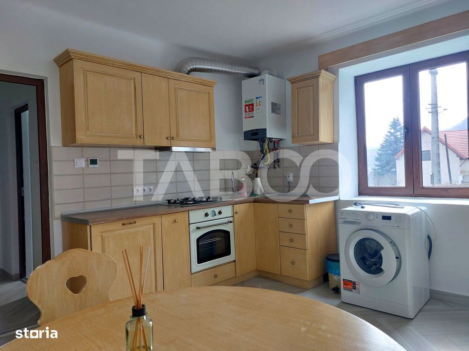 Casa 58 mp cu gradina 300 mp pet friendly central Cisnadioara