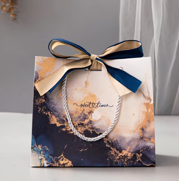 Подарочные пакеты