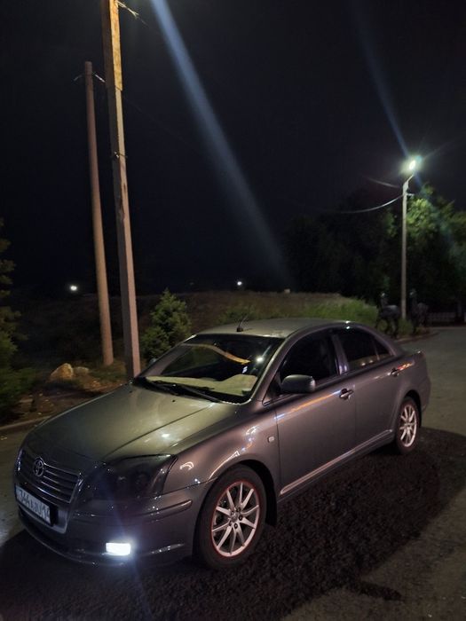 Toyota avensis 2004 г