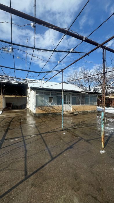 Yer uy sotiladi kelishilgan narhda