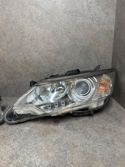 Фара Camry 55 koito