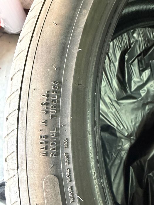 Продавам гуми 255/40/20 GoodYear Eagle F1 за Tesla Y