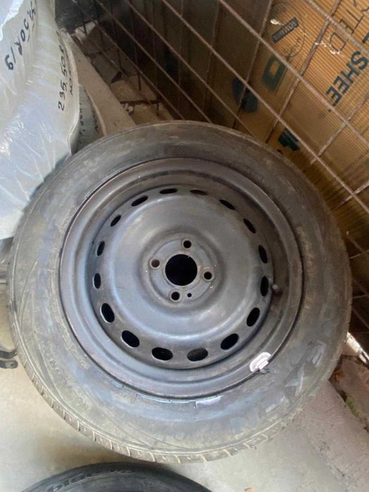 De vanzare set roti Dacia Logan/ Lodgi/ MCV 15 inch, stare buna, 2 cu senzori