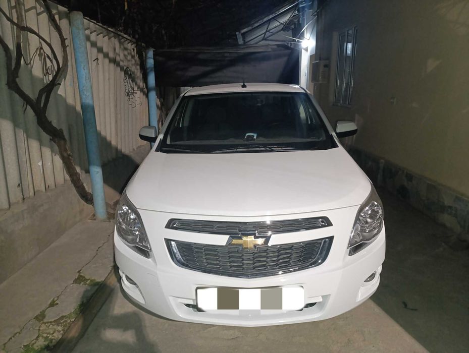 Продаётся автомобиль Cobalt Белый