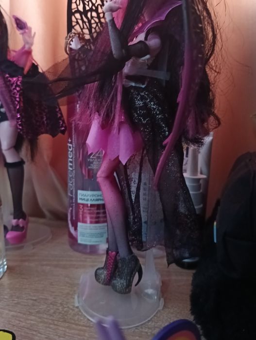 Подставки для кукол