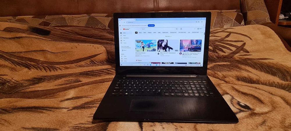 Laptop Lenovo cu procesor I5-4200U,8 Gb RAM si SSD de 120 Gb