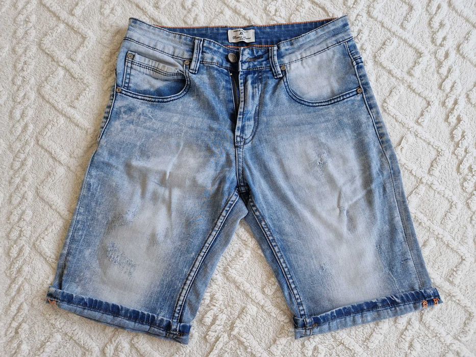 Юношески дънки подходящи за момче