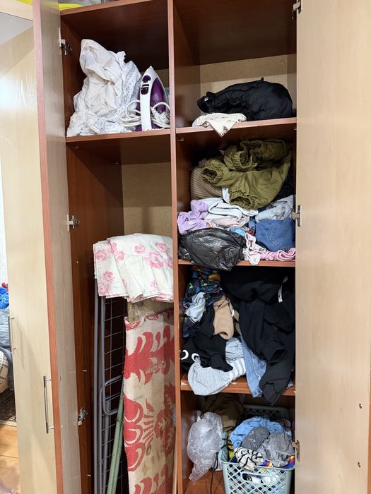 Продам угловой шкаф