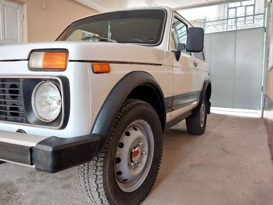 Niva 2121 yili 1982 binzinda