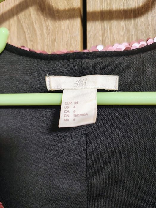 Rochie XS 34, H&M cu paiete pentru ocazii speciale