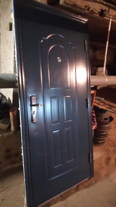 Дверь входная в отличном состоянии