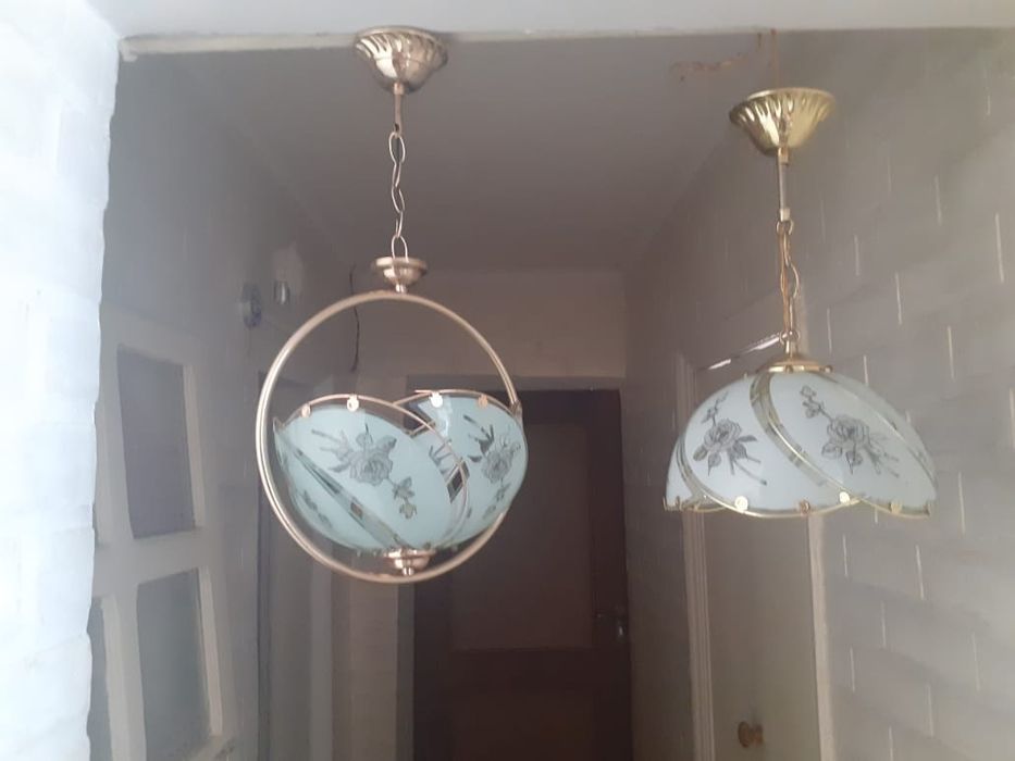 Продам люстру в отличном состоянии