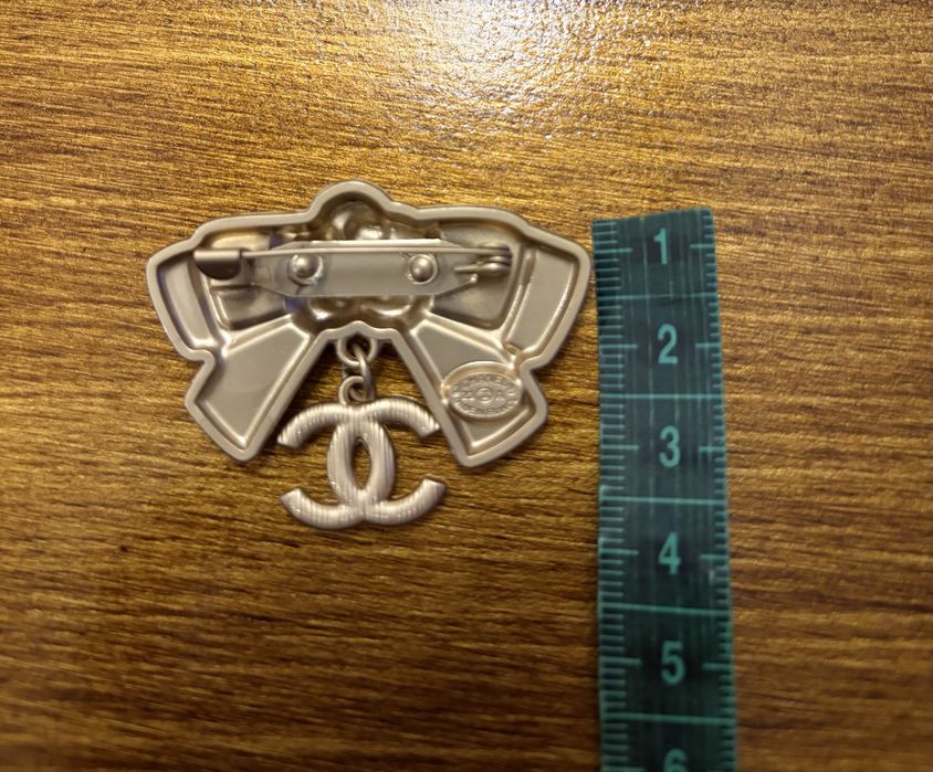 Brosa inscriptionata