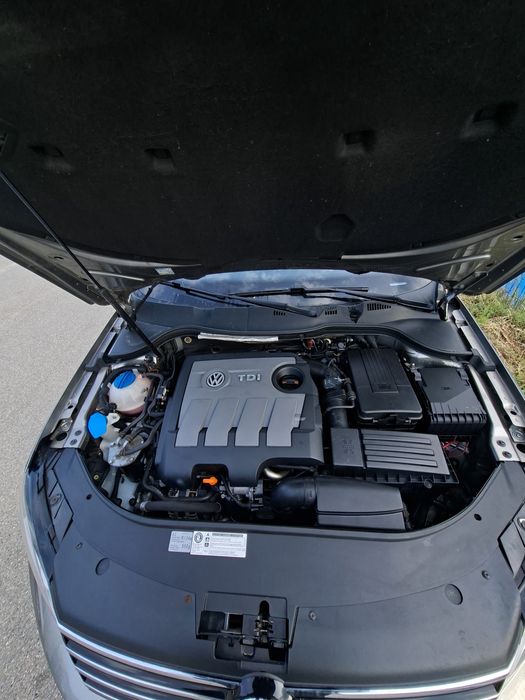 Vand wolsvagen passat B7 motor 1.6 disel 105cp stare foarte buna