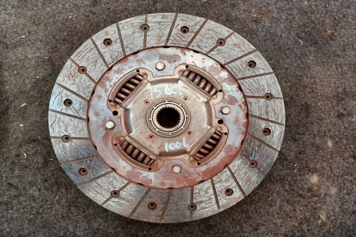 Disc ambreiaj 1.5DCI 6U31-7550-AA 9654083380 Dacia Logan prima genera