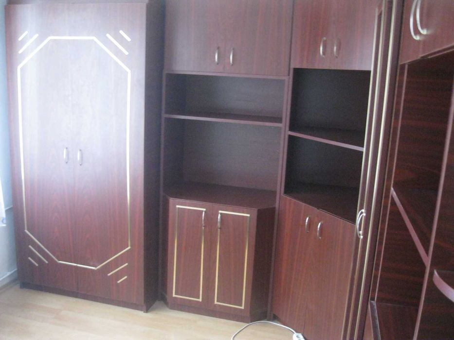 Persoana fizica vand ap. 4 camere etaj 1 Rogerius