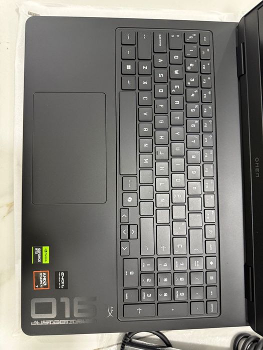 Laptop Gaming HP Omen 16/ NOU / AI 7 / 1TB / 32 Gb Ram / Nvidia 5060/