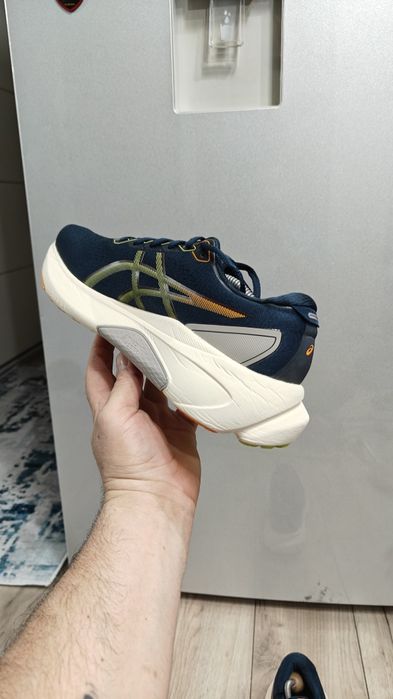 Asics mărimea  44.5