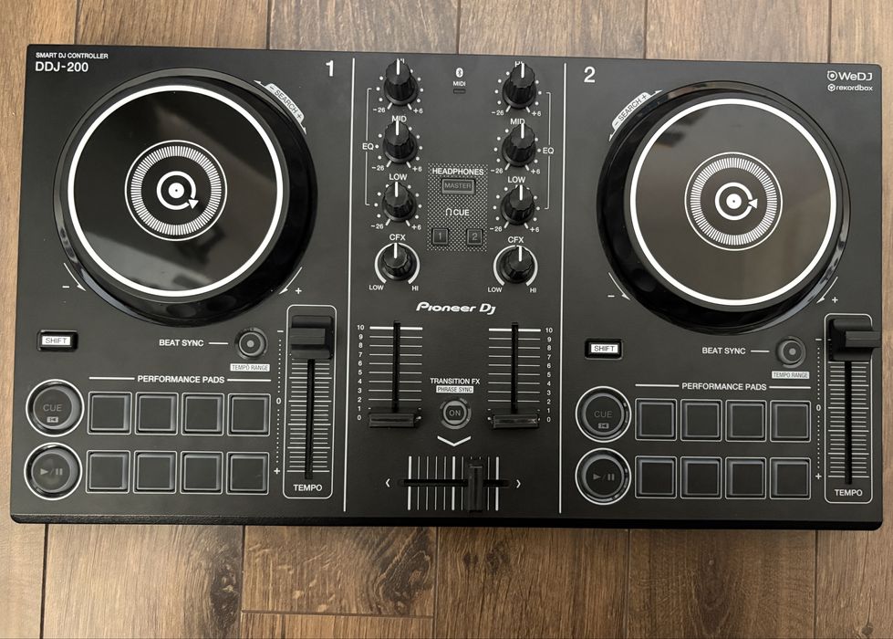 Pioneer DJ DDJ-200 контролер