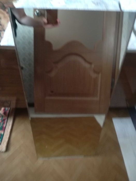 Продам настенное зеркало