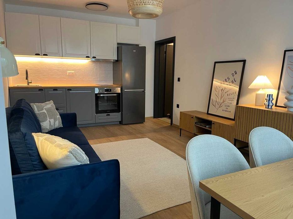 луксозен апартамент в Младост 1