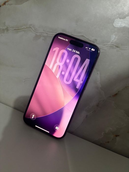 iPhone 16 roz în stare bună