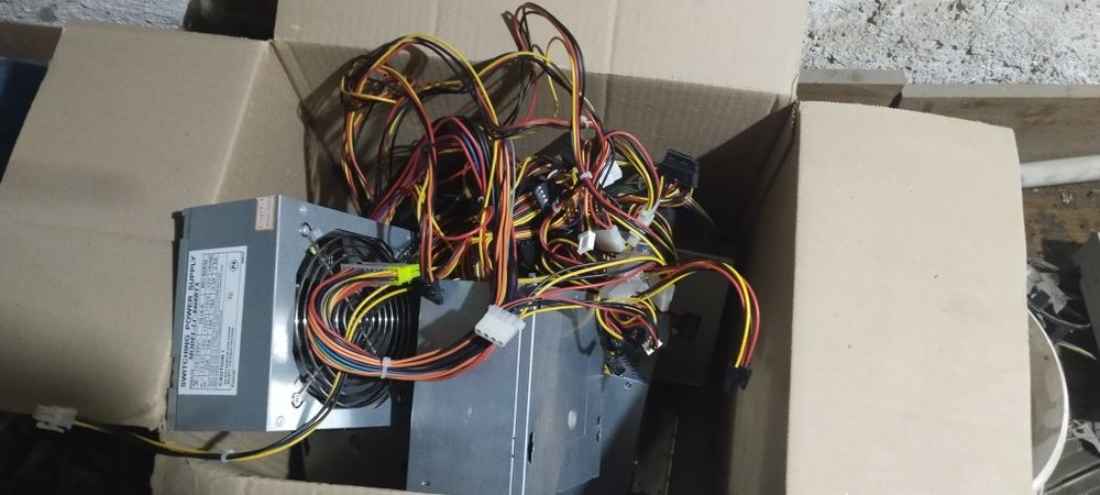 5 разных блоков питания