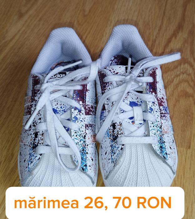 De vânzare încălțăminte