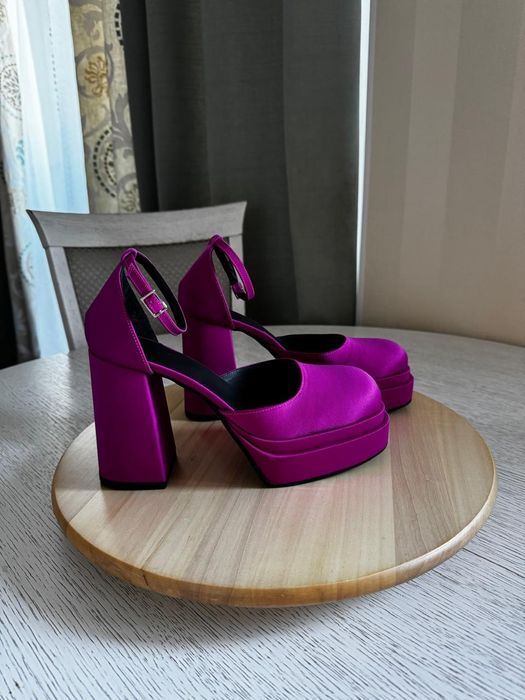 Продам женские туфли