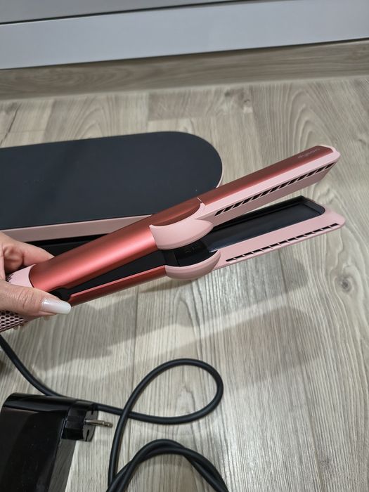 Vând placa par Dyson Airstrait rose