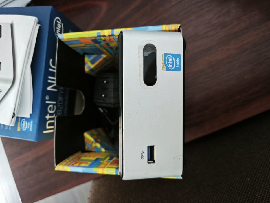Intel NUC DFYK2820, intel 2,1ghz, 8 gbddr3, ssd120gb - linux mint 22,3