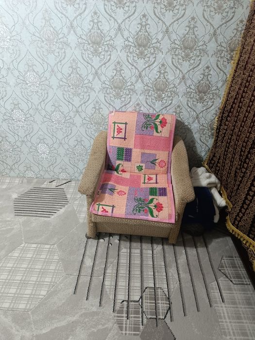 Диван 2 та кресло билан